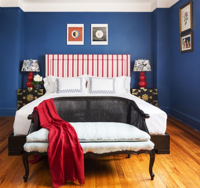 How to decorate bedroom with blue walls