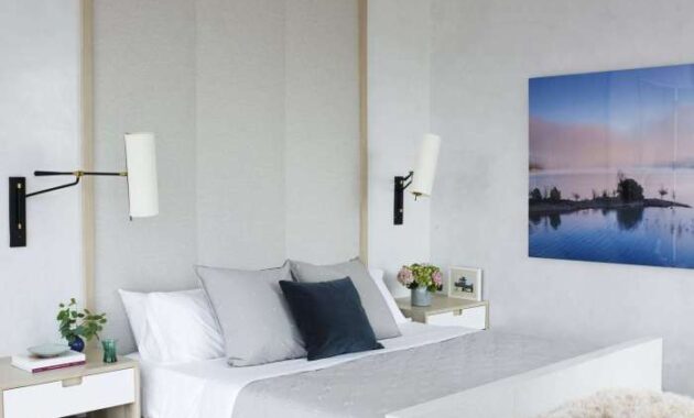 How to decorate empty bedroom wall minimalist