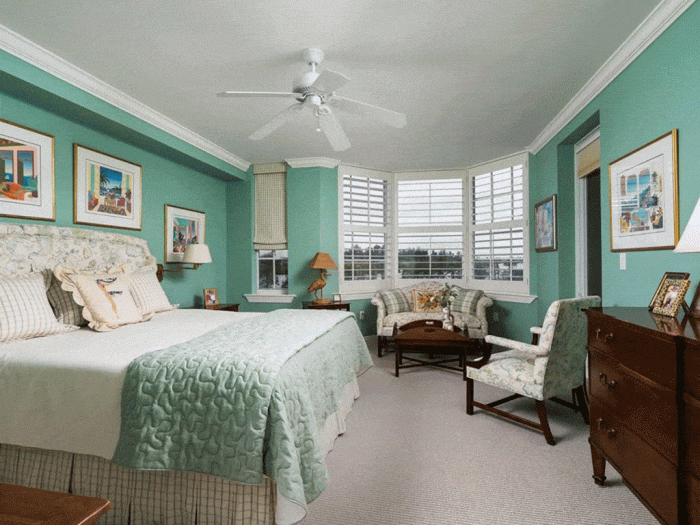 How to decorate a very large master bedroom