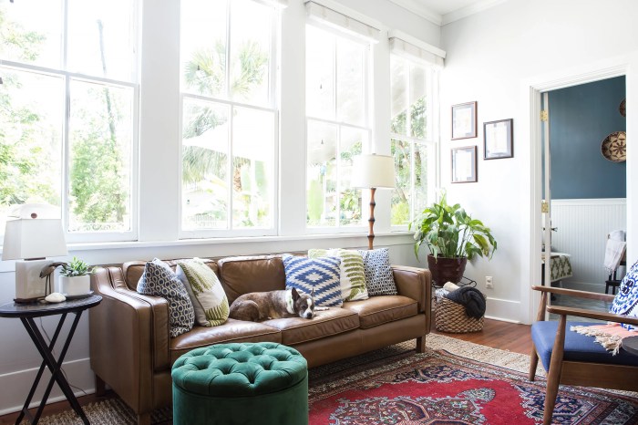 How to decorate a skinny living room