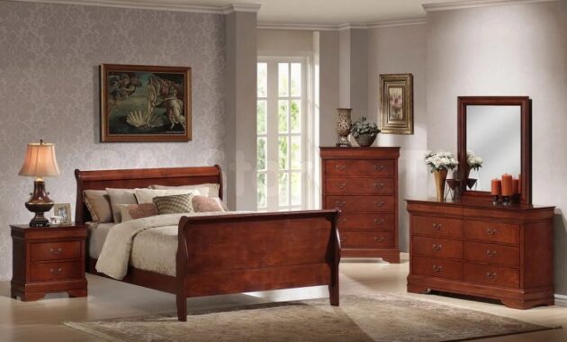 How to decorate a bedroom with wood furniture