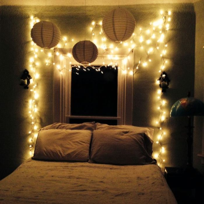 How to decorate a bedroom with christmas lights