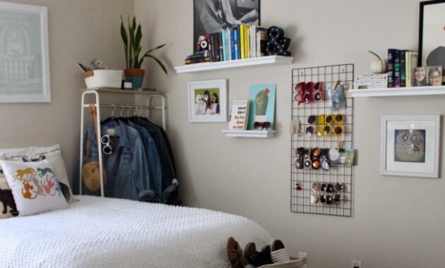 How to decorate a small apartment bedroom