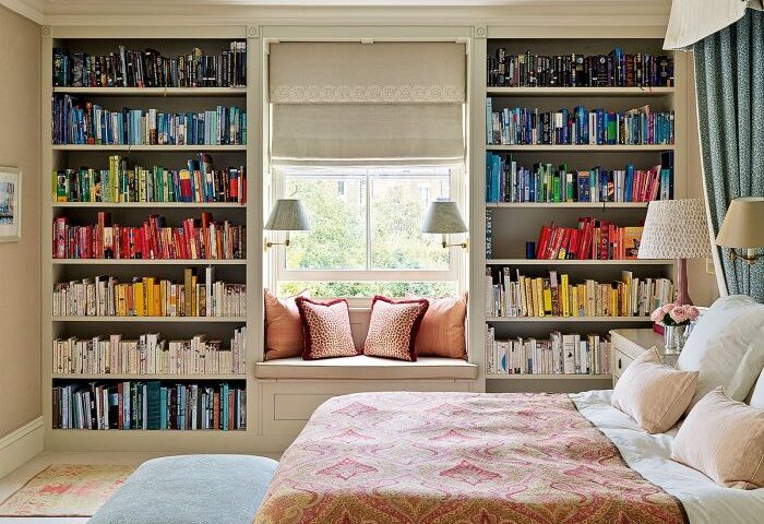 How to decorate room with books