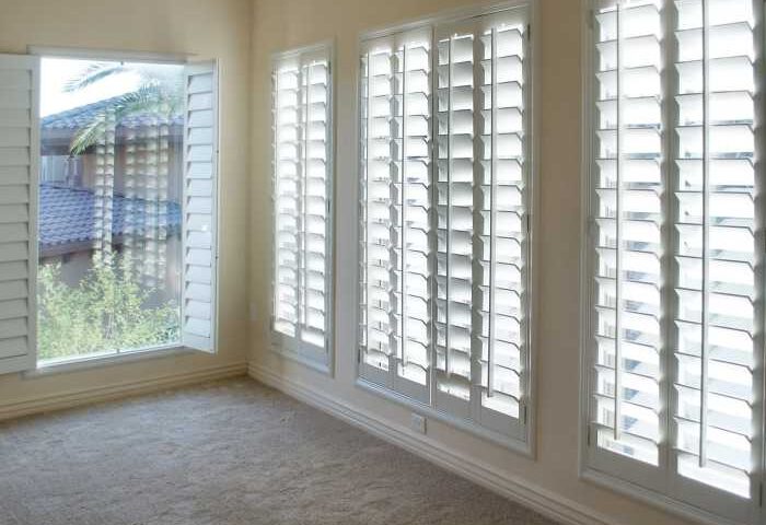 What decorating style are plantation shutters