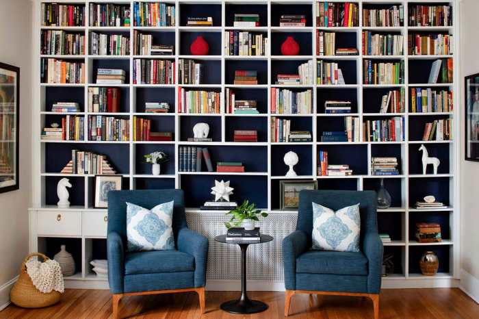 How to decorate room with books