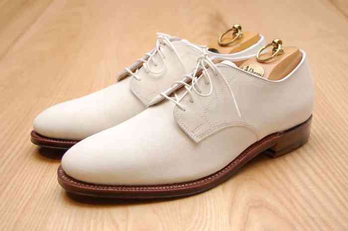 Mens white bottom dress shoes